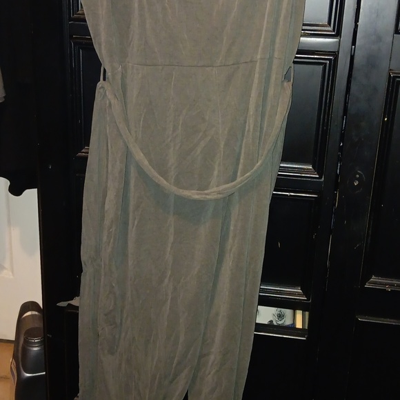 Dark green plus size jumpsuit. - Picture 5 of 5